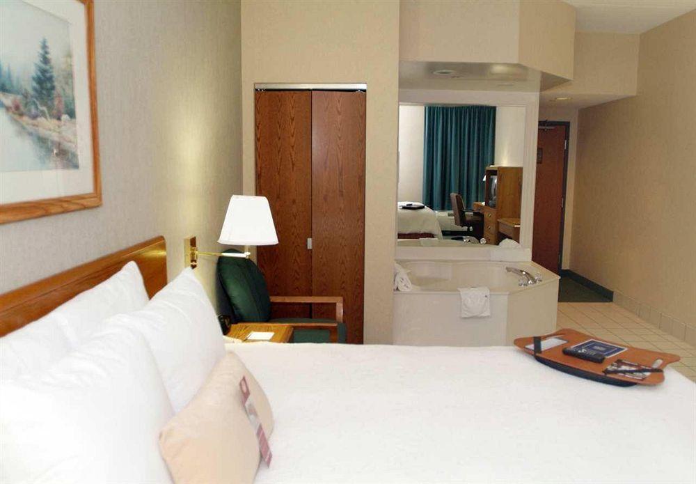 Hampton Inn Grand Rapids-South Wyoming Room photo