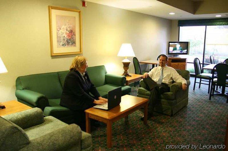 Hampton Inn Grand Rapids-South Wyoming Interior photo