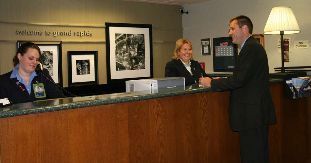 Hampton Inn Grand Rapids-South Wyoming Interior photo